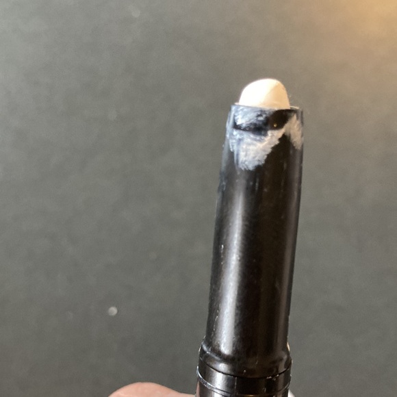 BN-L.A.Girls White eye shadow primer. - Picture 2 of 2